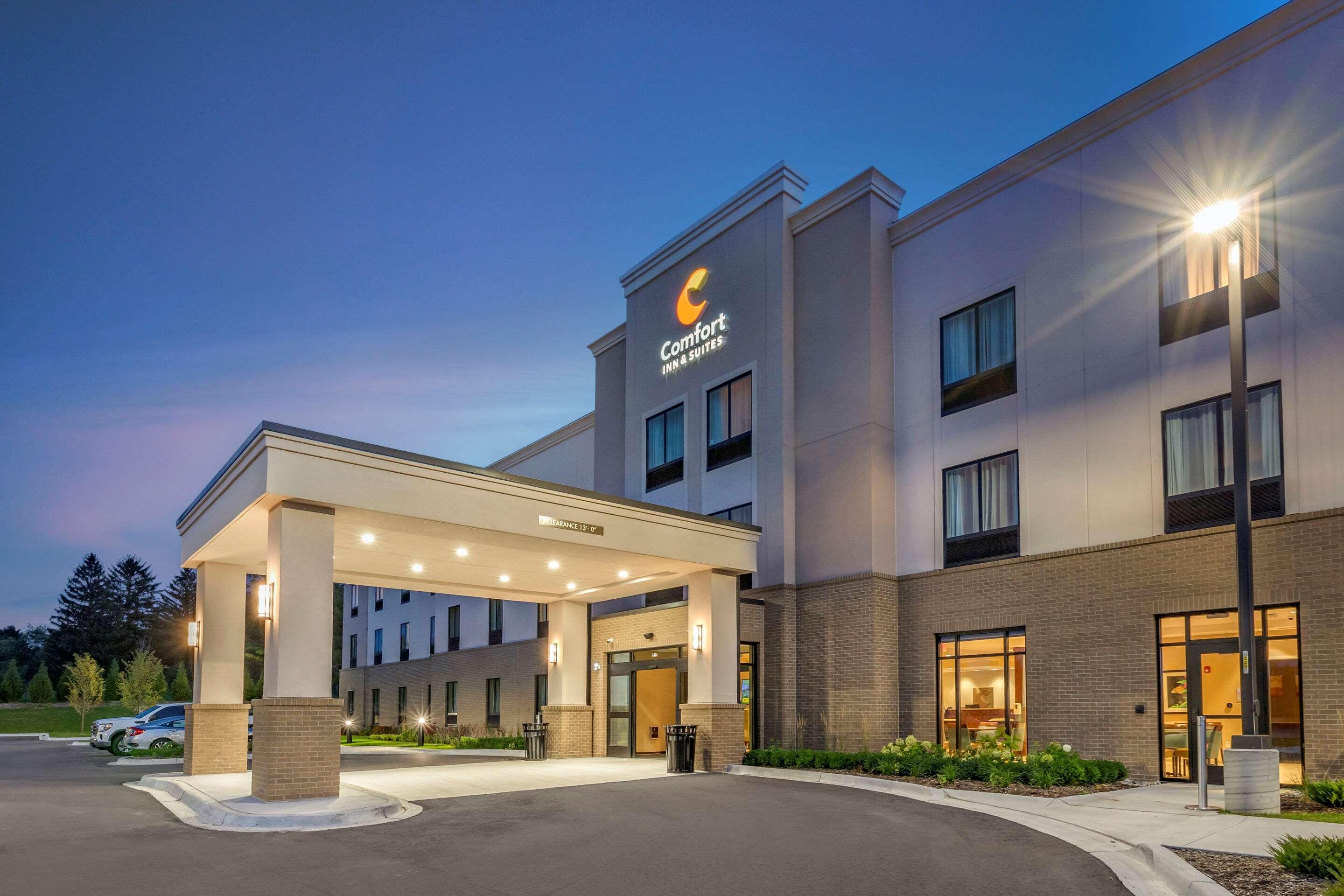 Comfort Inn & Suites Clarkston Bagian luar foto